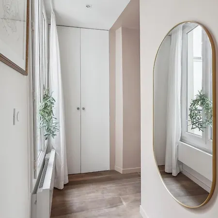 Moderne Au Coeur De Paris